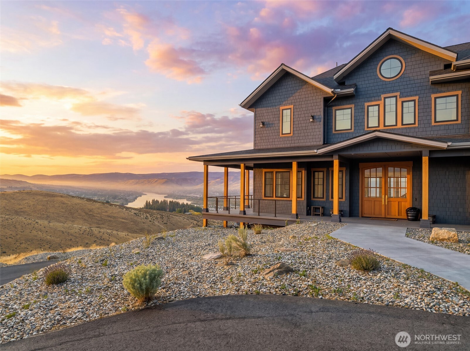 3900 Sky Crest Property Photo 2