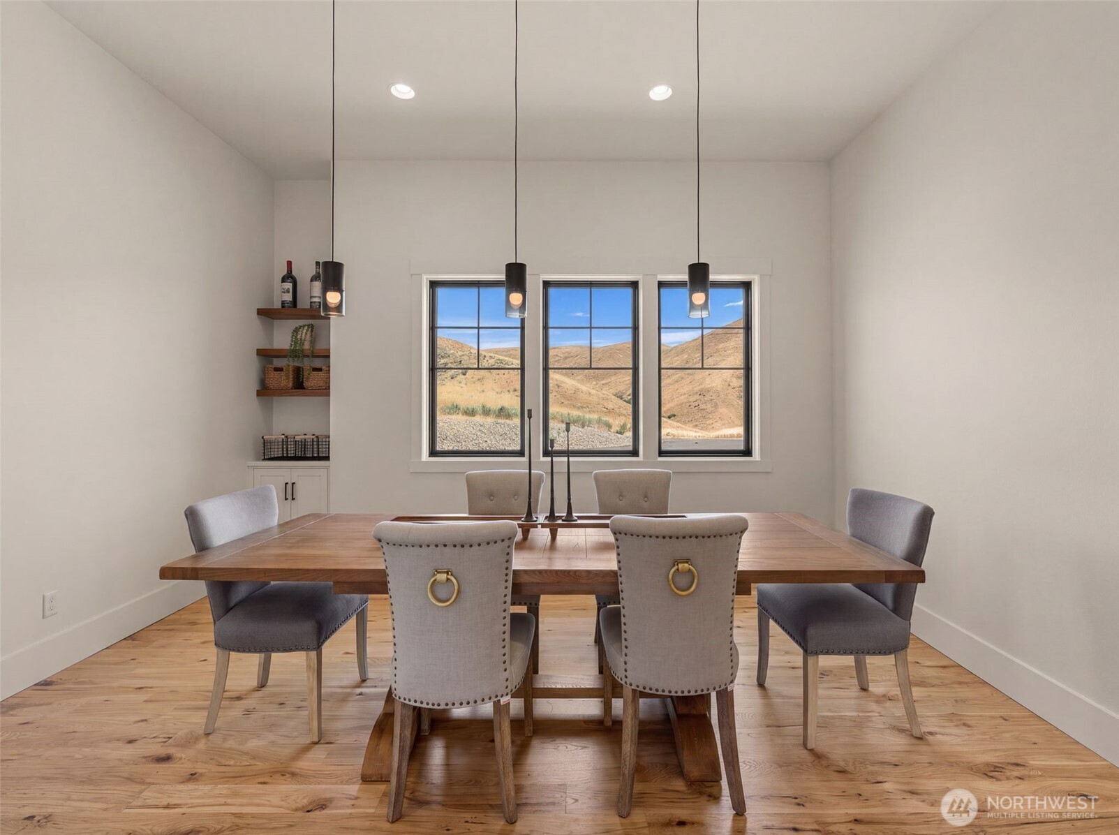 3900 Sky Crest Property Photo 15