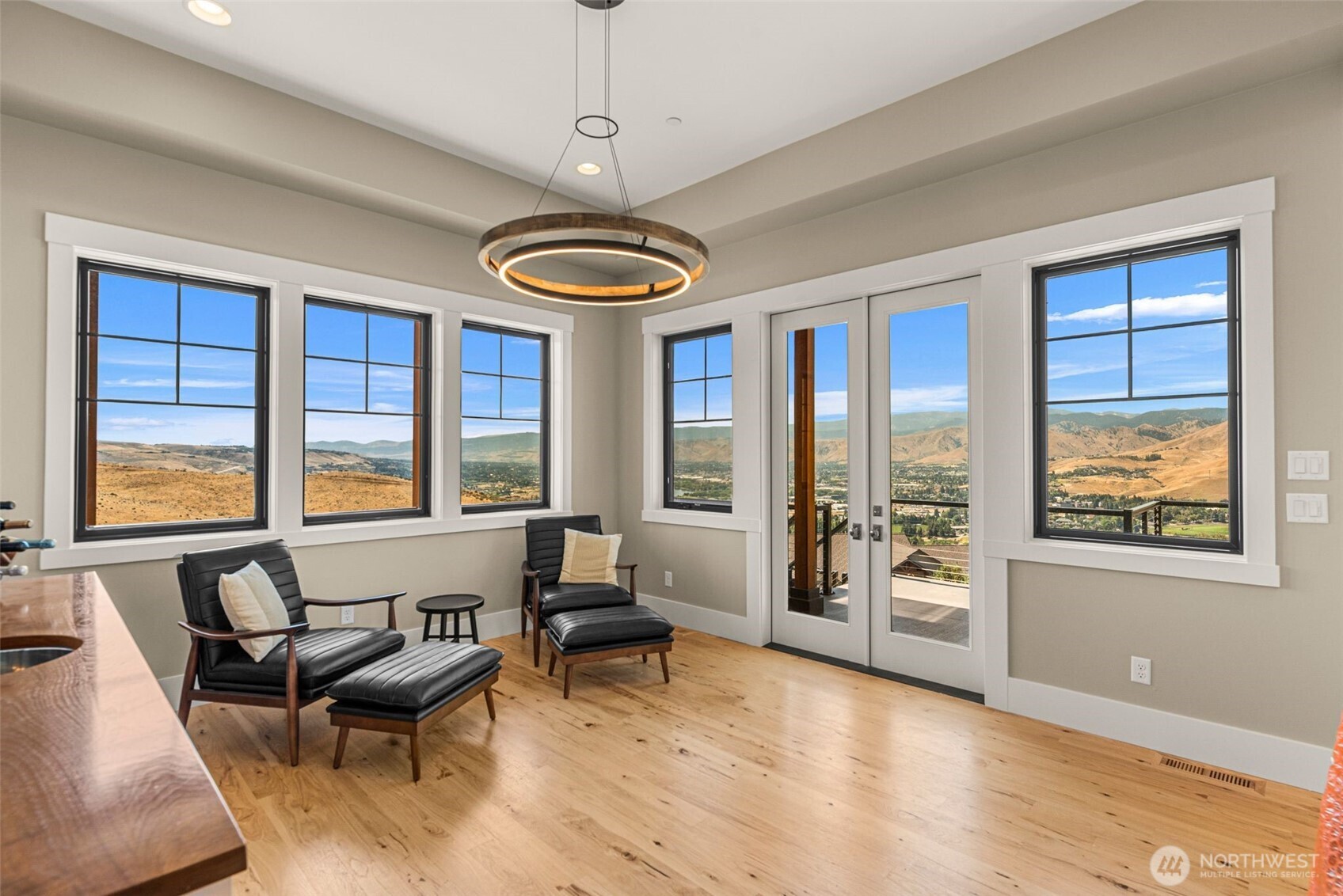 3900 Sky Crest Property Photo 18