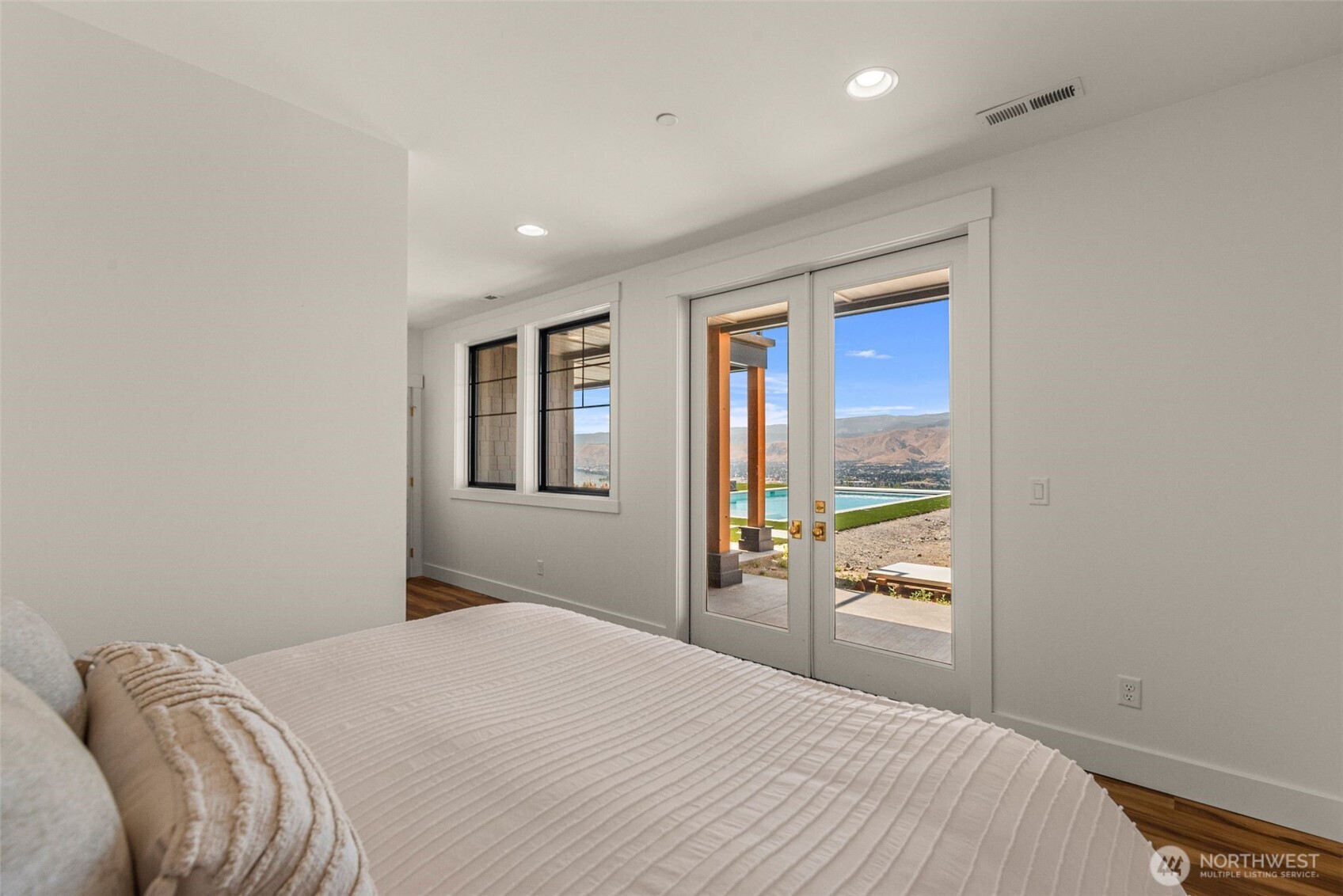 3900 Sky Crest Property Photo 34