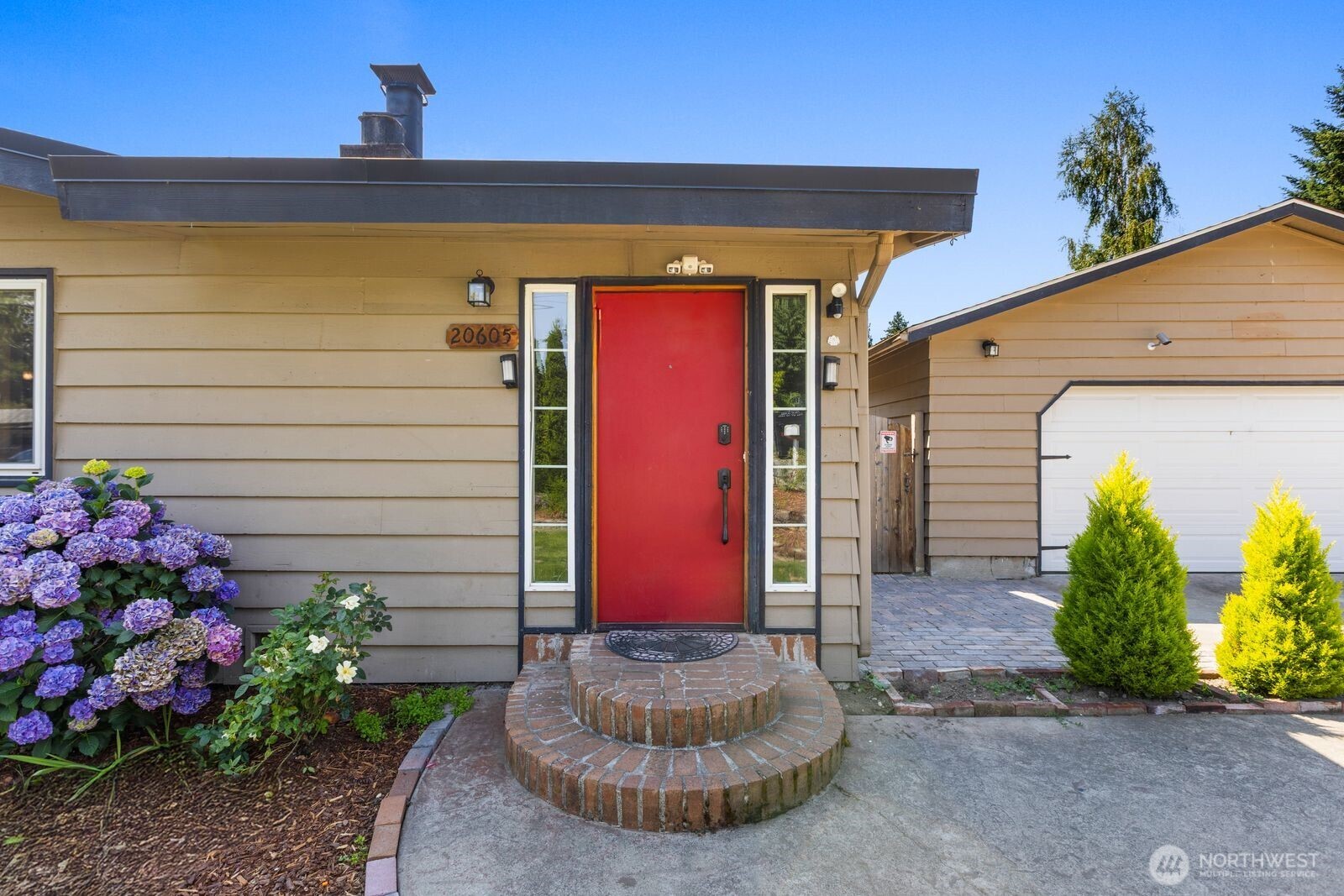20605 12th Place Property Photo 4