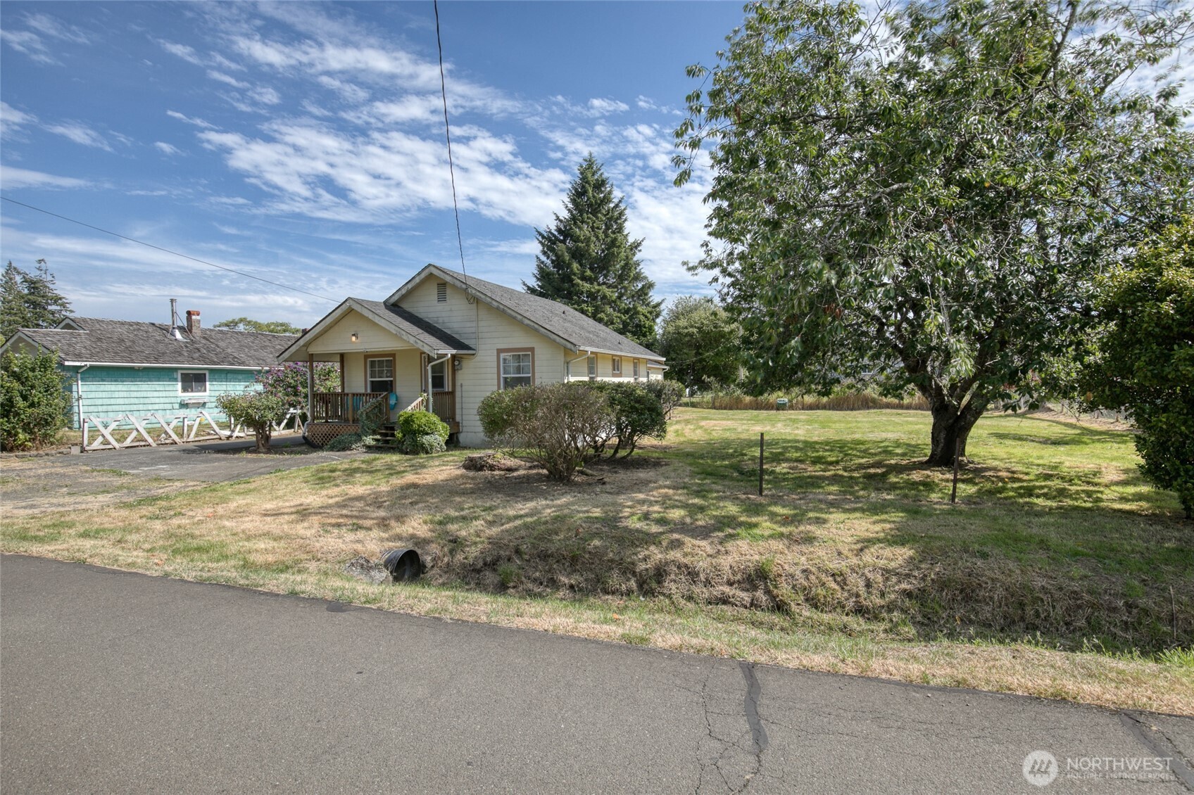 1021 W Stockwell Street Property Photo 2