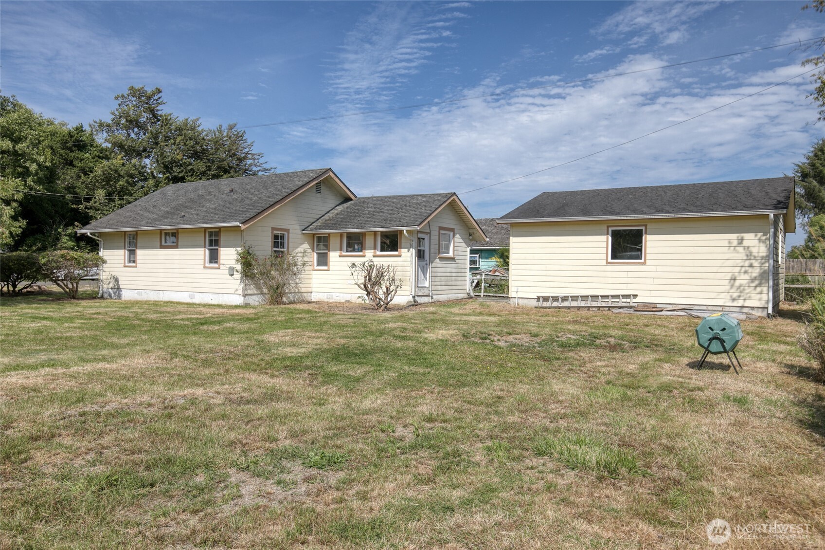 1021 W Stockwell Street Property Photo 3