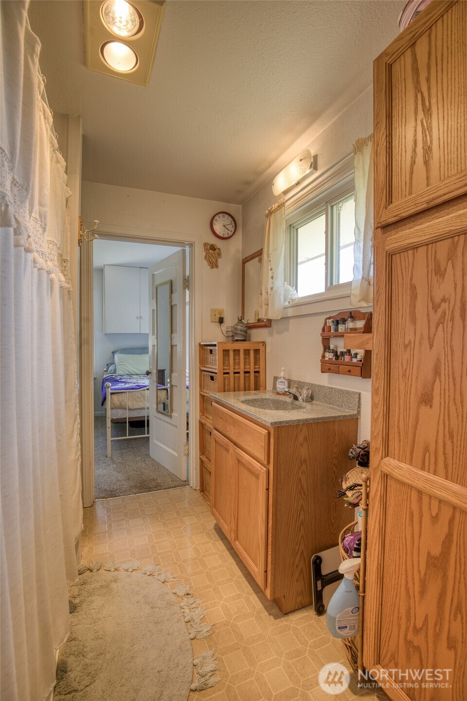1021 W Stockwell Street Property Photo 11