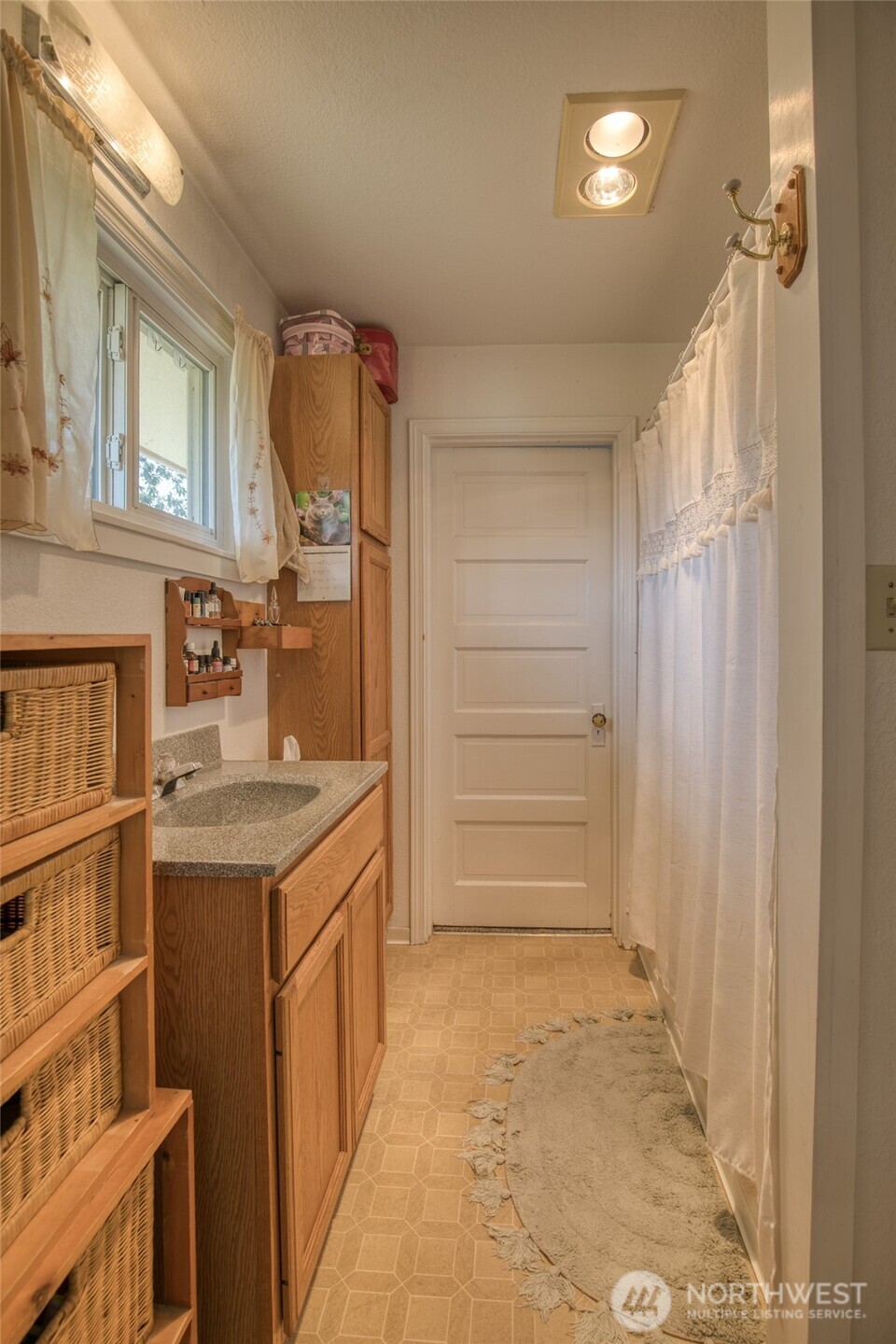 1021 W Stockwell Street Property Photo 12