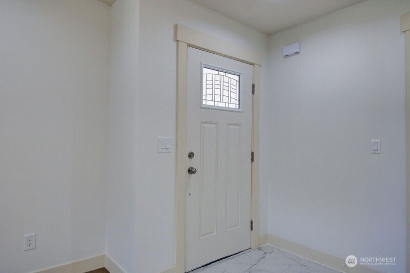 7911 Apache Drive Property Photo 3