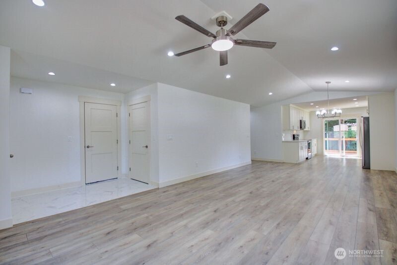 7911 Apache Drive Property Photo 4