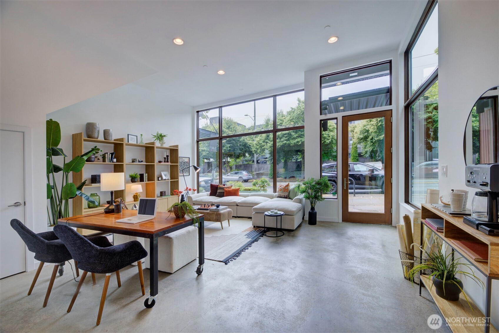 3834 California Avenue Property Photo 3