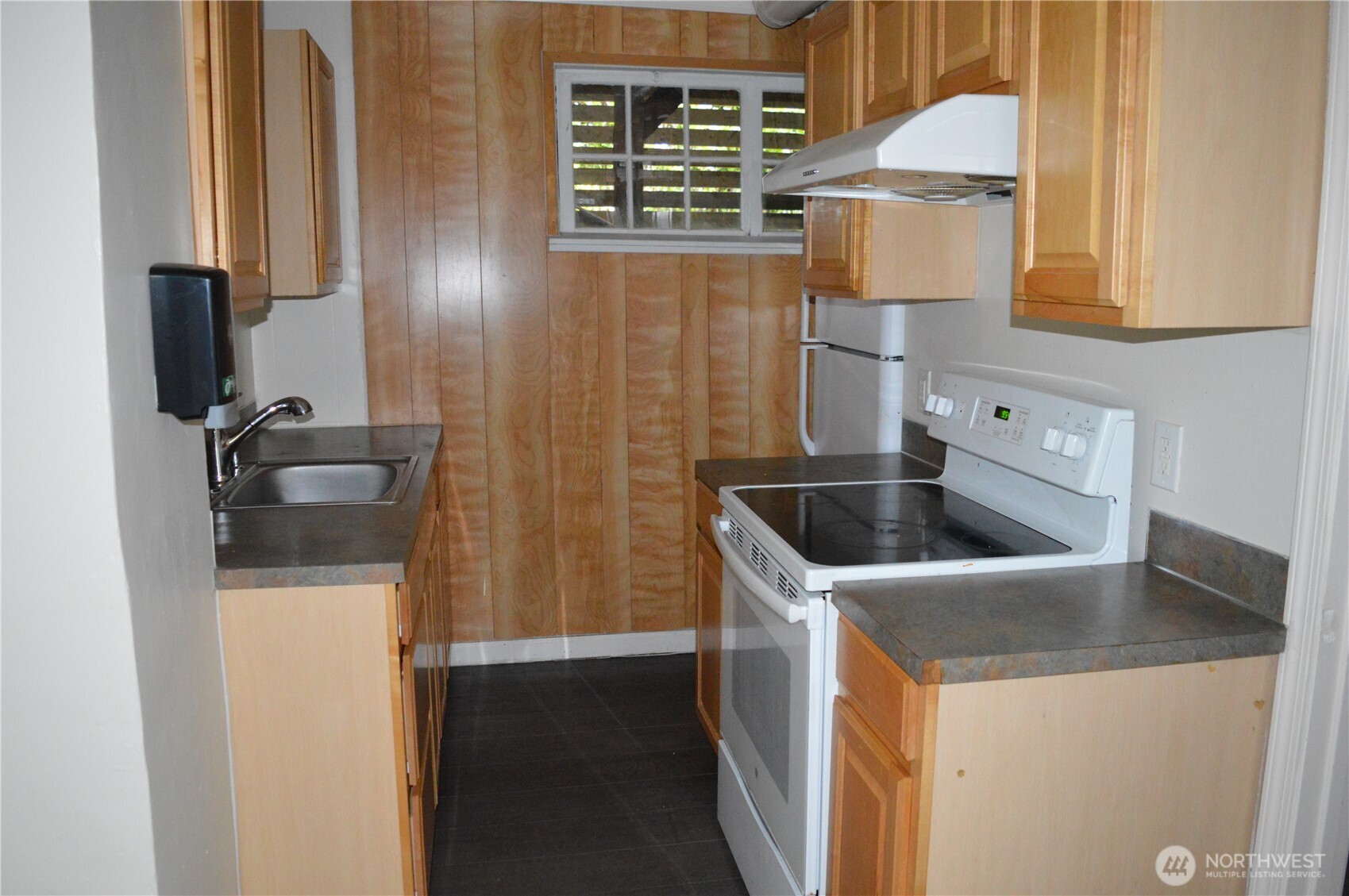 9803 Rainier Avenue Lower Property Photo 4