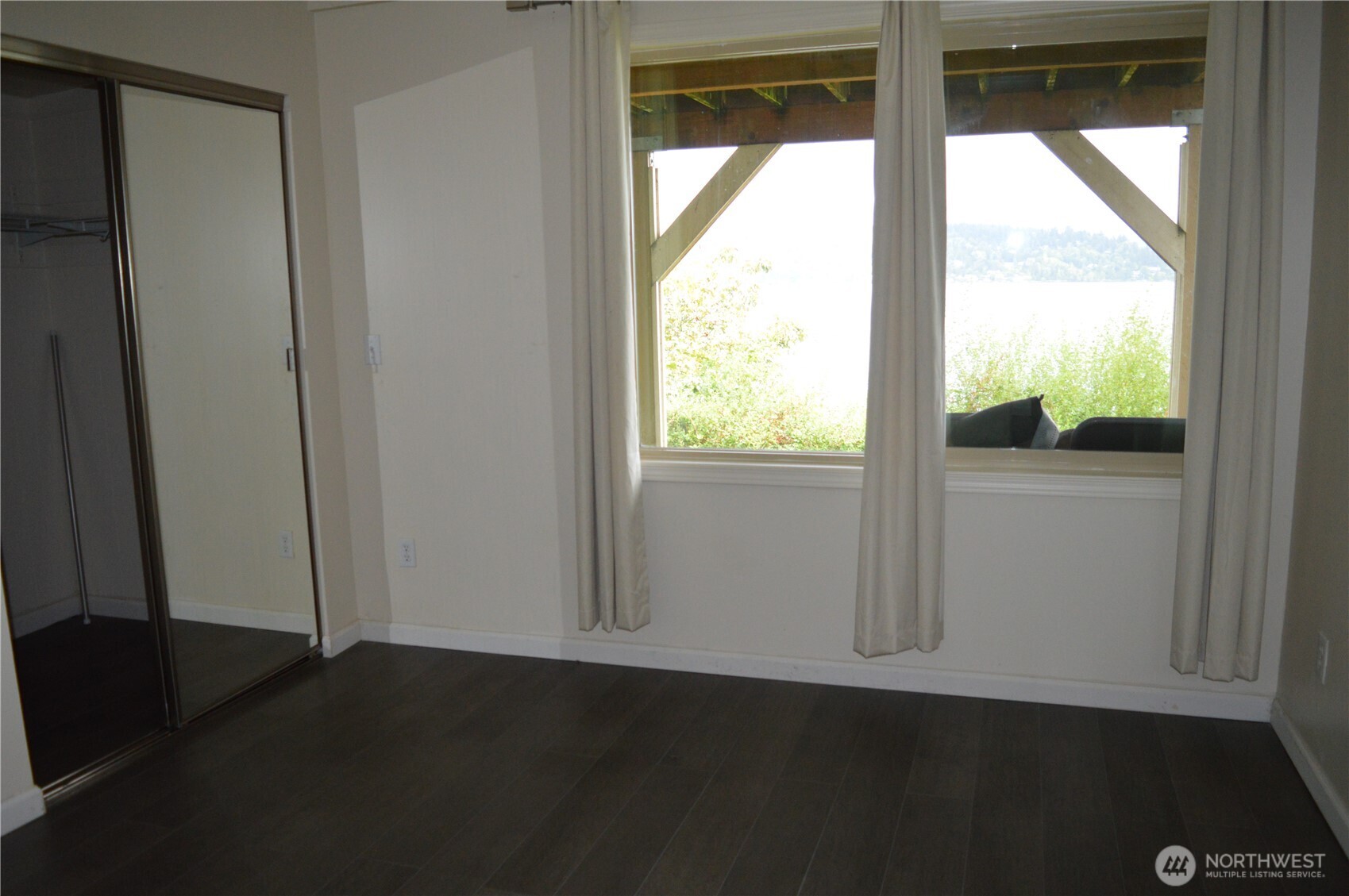 9803 Rainier Avenue Lower Property Photo 5