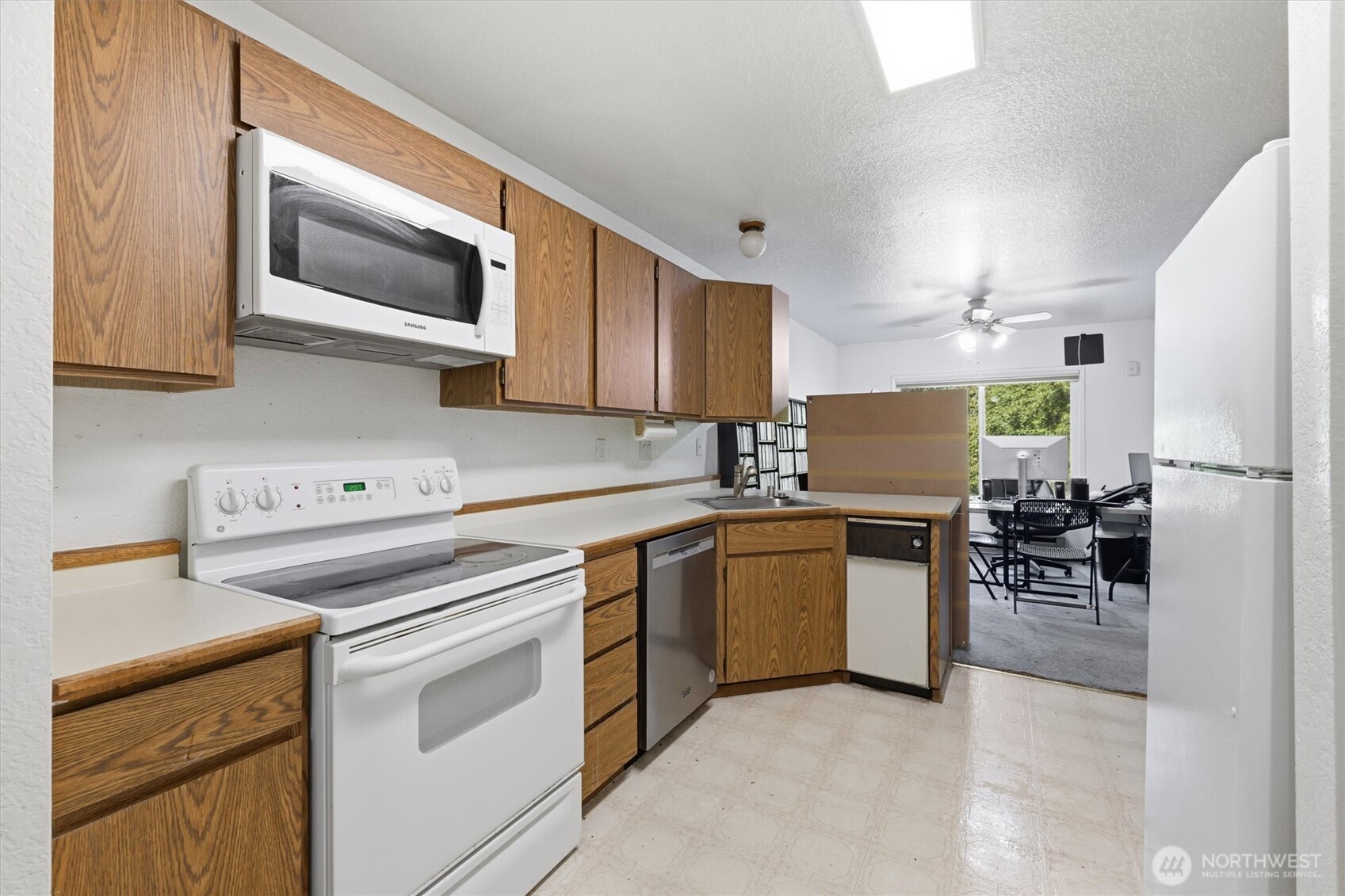 4200 Factoria Boulevard B-2 Property Photo 1