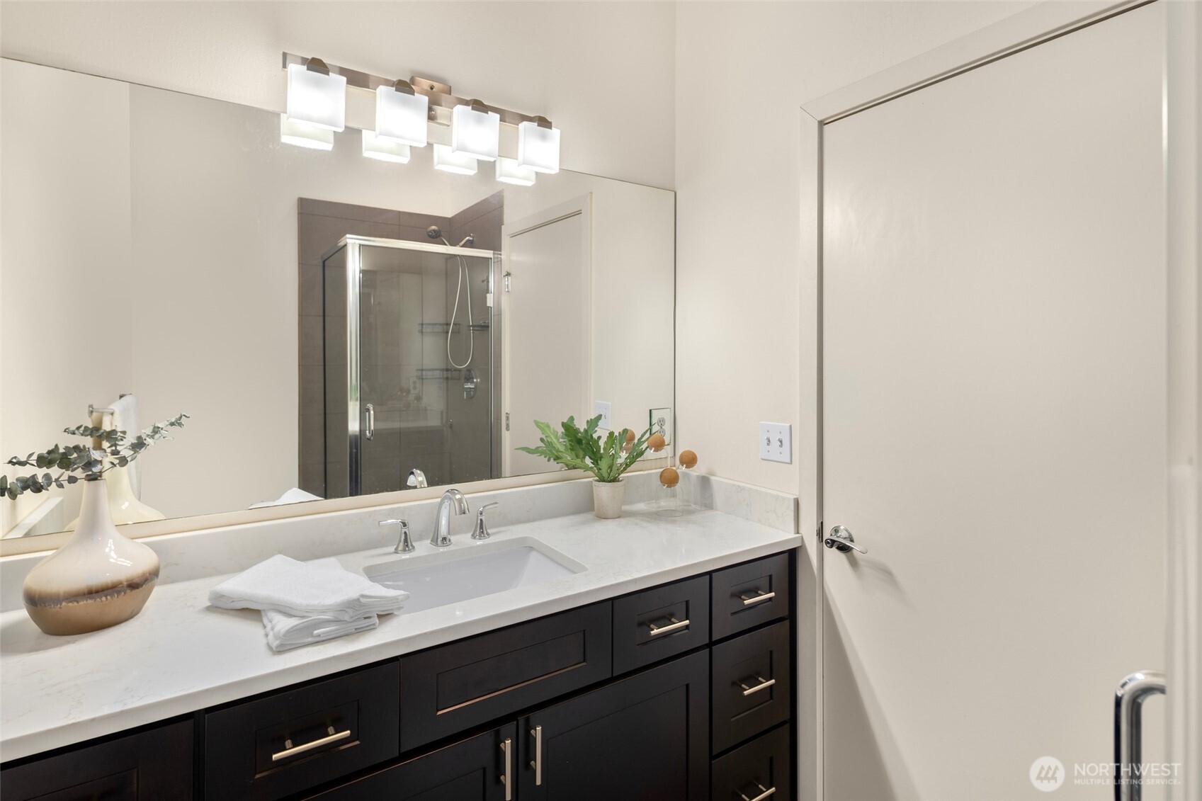 1232 N Northgate Way Property Photo 16