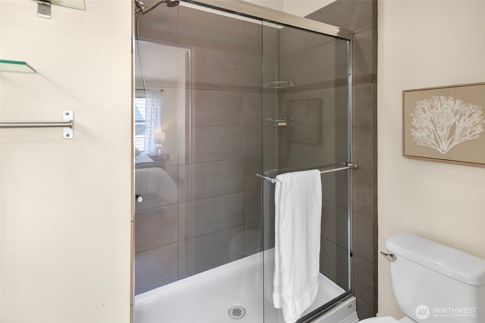 1232 N Northgate Way Property Photo 21