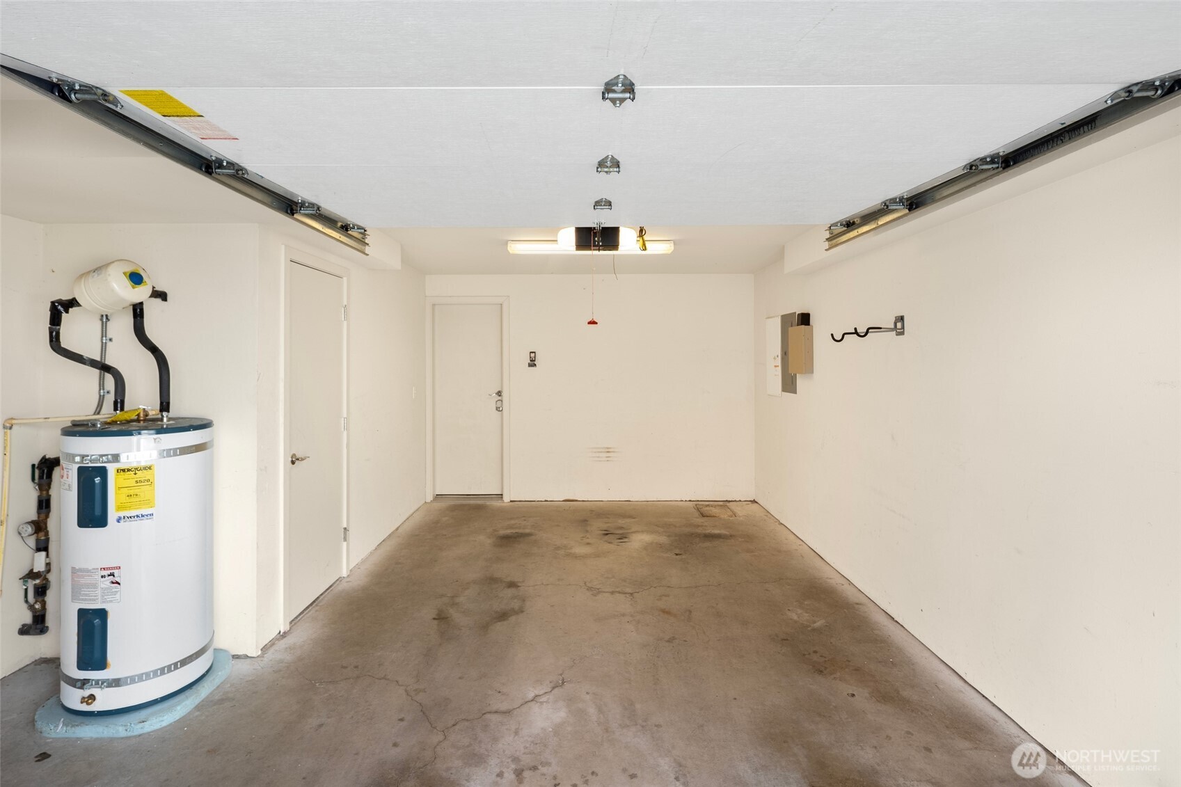1232 N Northgate Way Property Photo 28