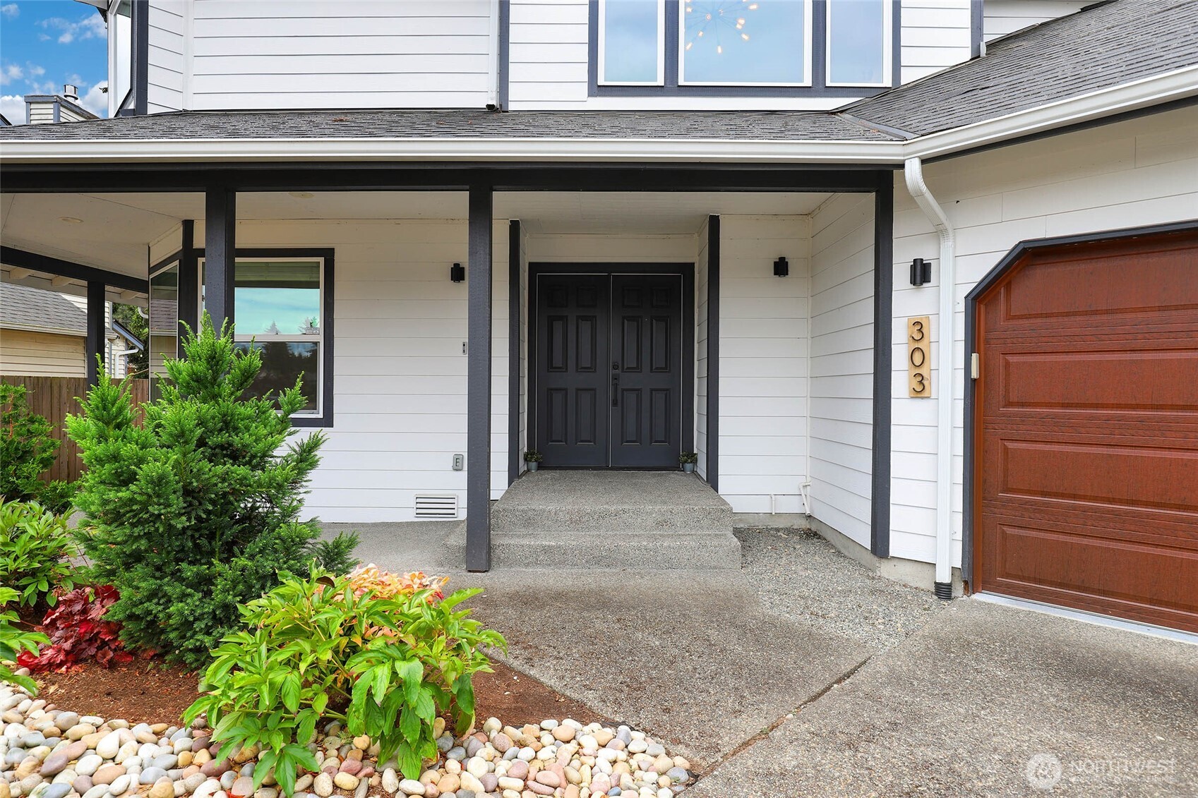 303 S 302nd Place Property Photo 2