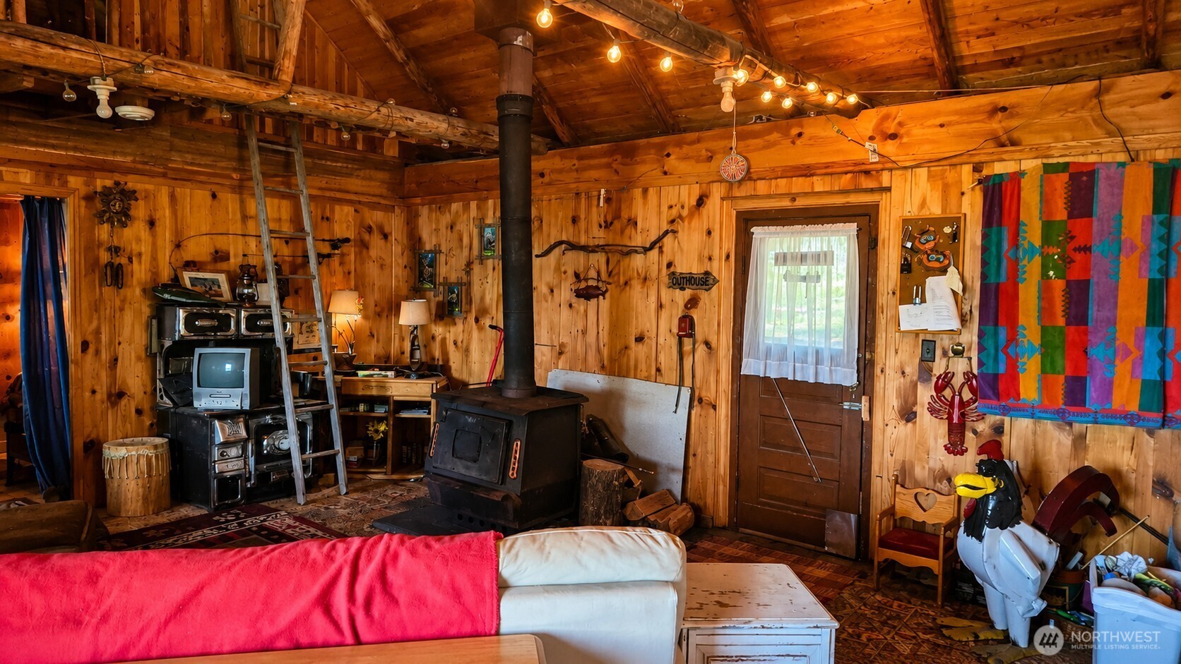 282 Thompson Street Property Photo 4