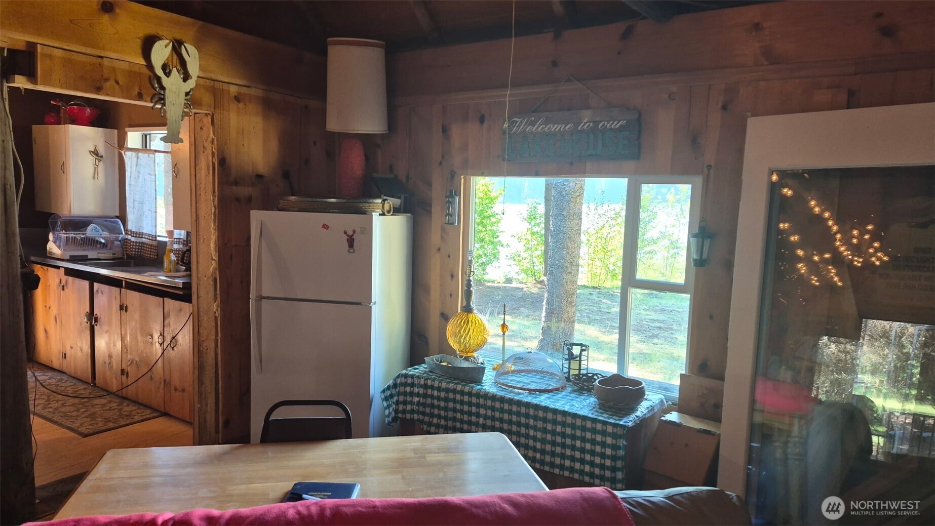 282 Thompson Street Property Photo 6