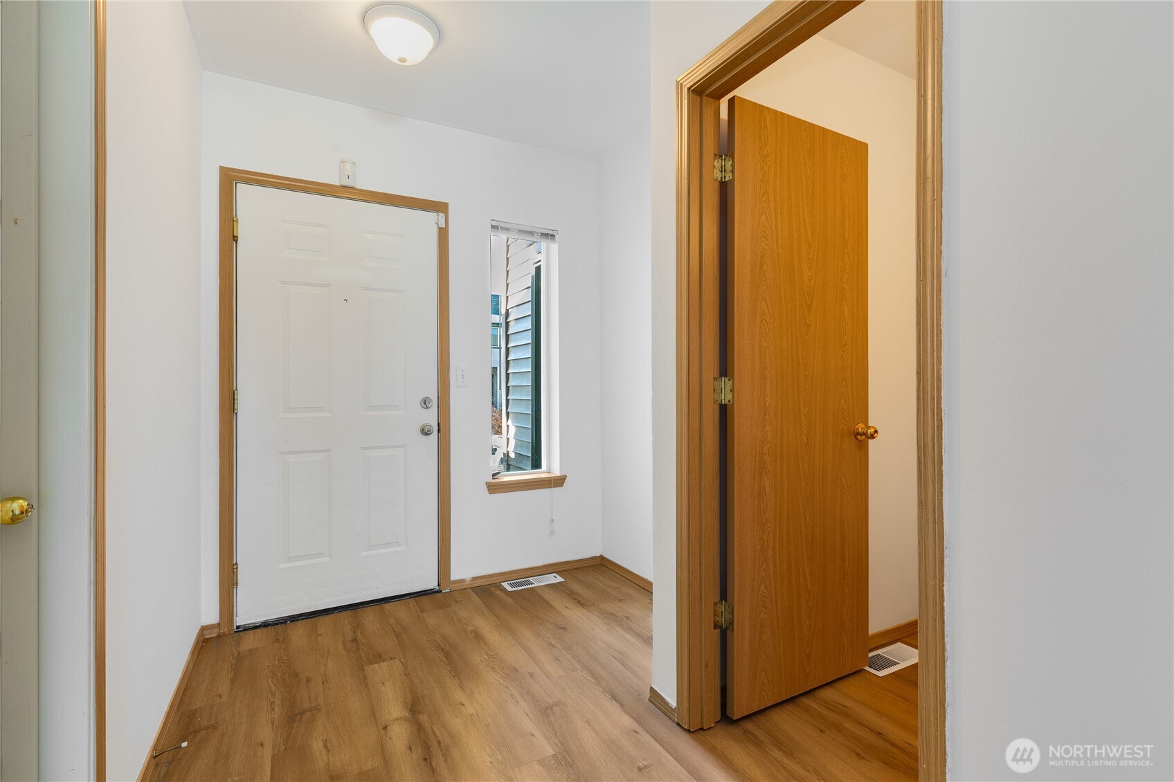 15815 Admiralty Way C4 Property Photo 3