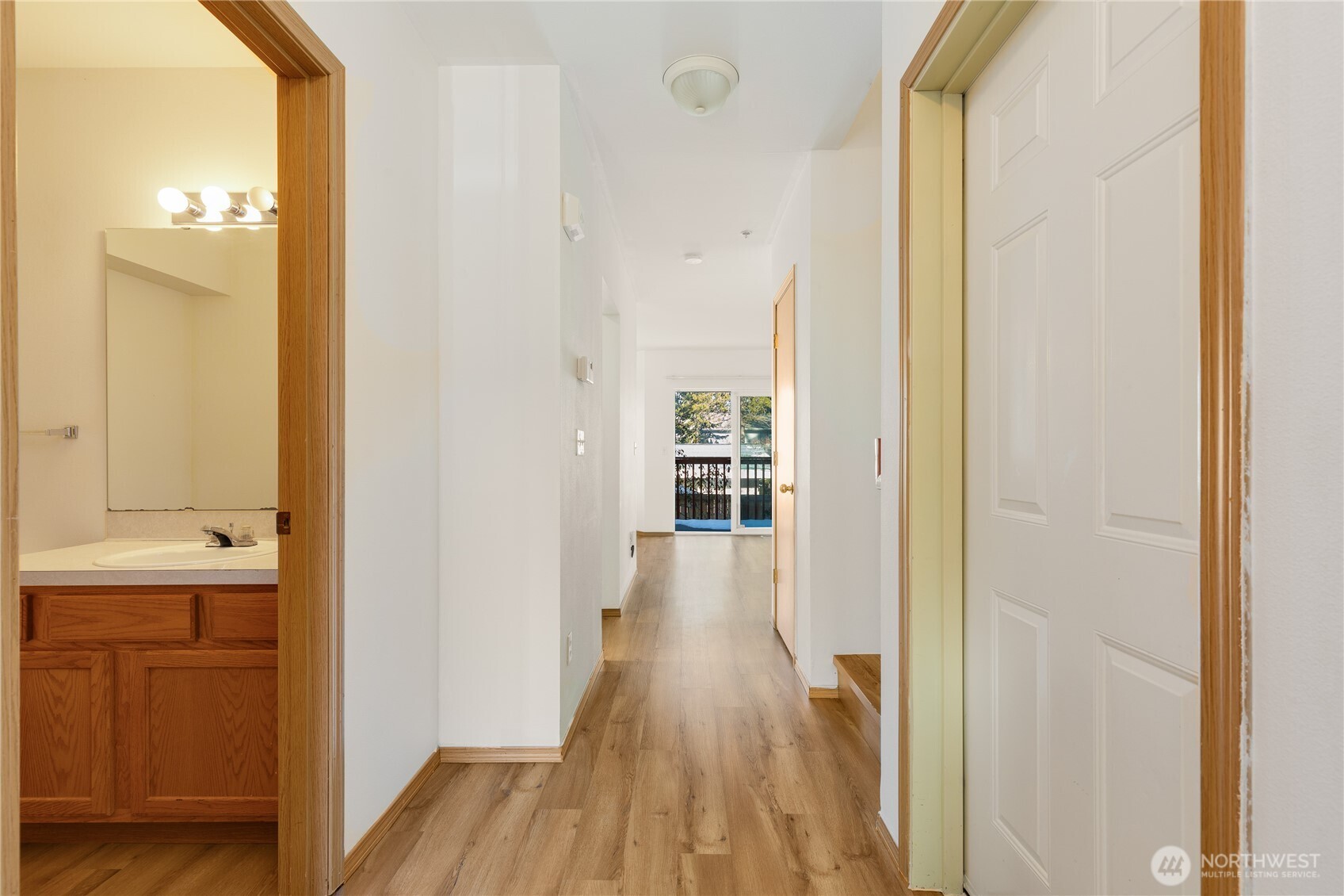 15815 Admiralty Way C4 Property Photo 4