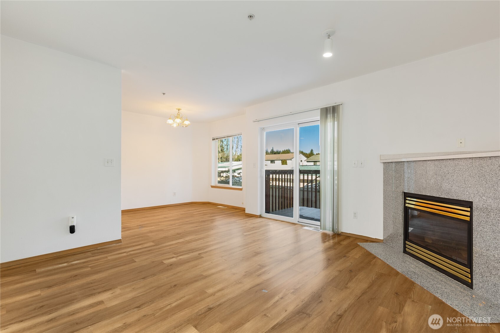 15815 Admiralty Way C4 Property Photo 5