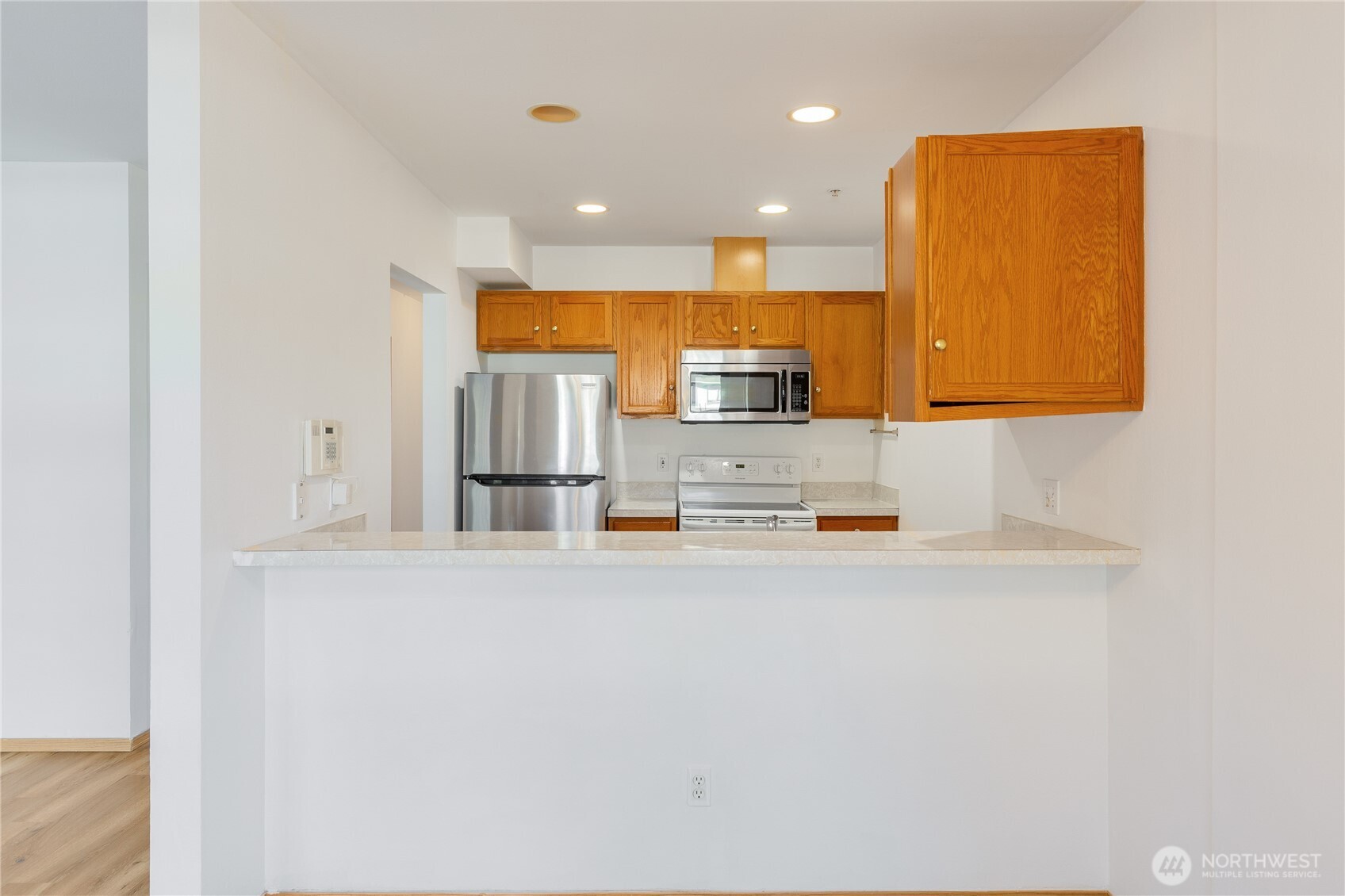 15815 Admiralty Way C4 Property Photo 8