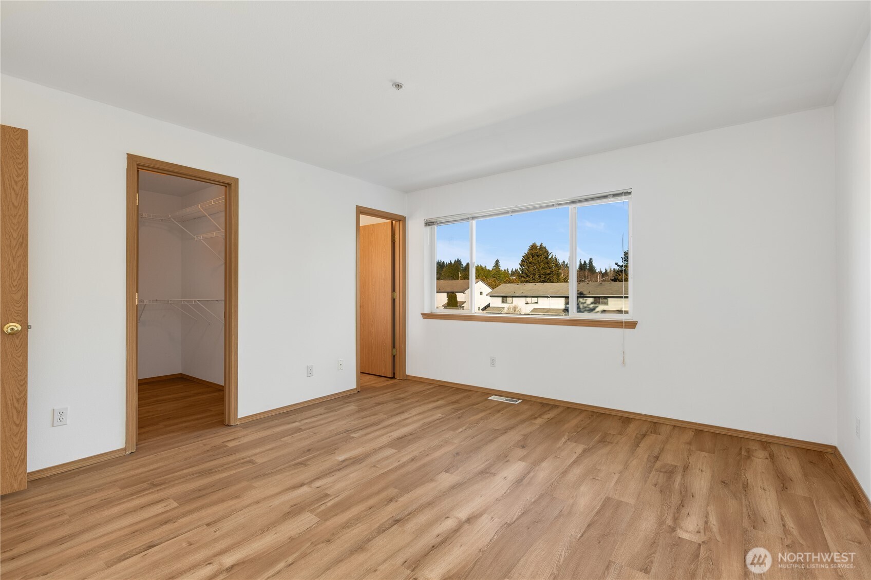 15815 Admiralty Way C4 Property Photo 13