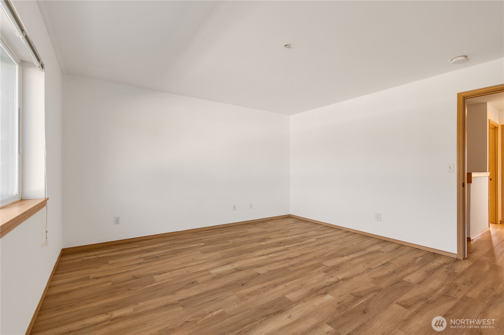 15815 Admiralty Way C4 Property Photo 14