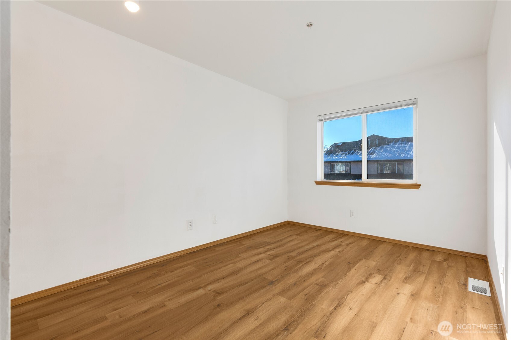 15815 Admiralty Way C4 Property Photo 16