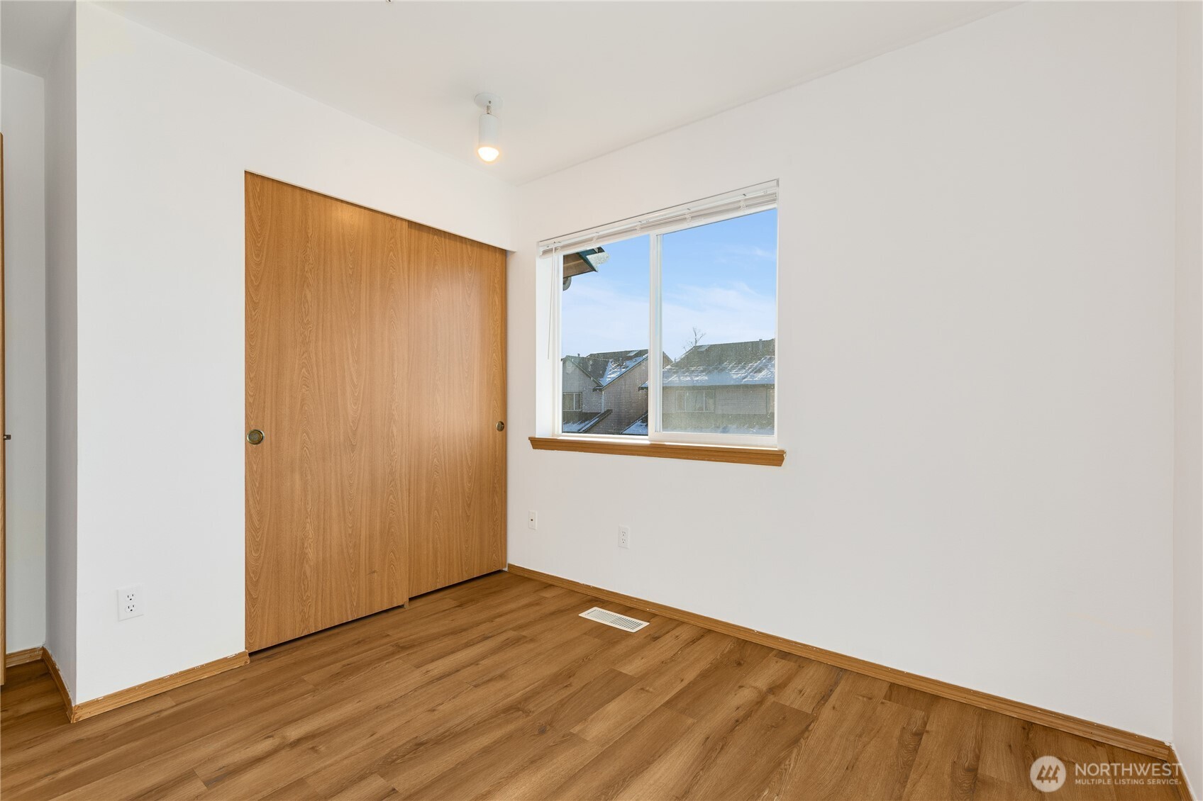 15815 Admiralty Way C4 Property Photo 17