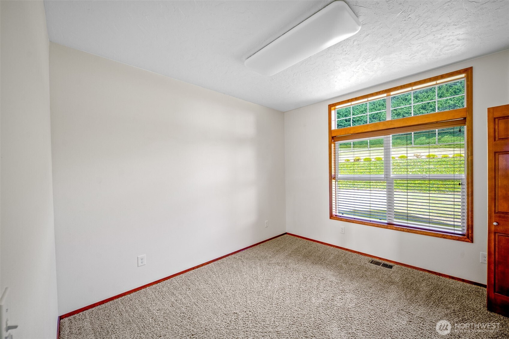 289 Degoede Drive Property Photo 17