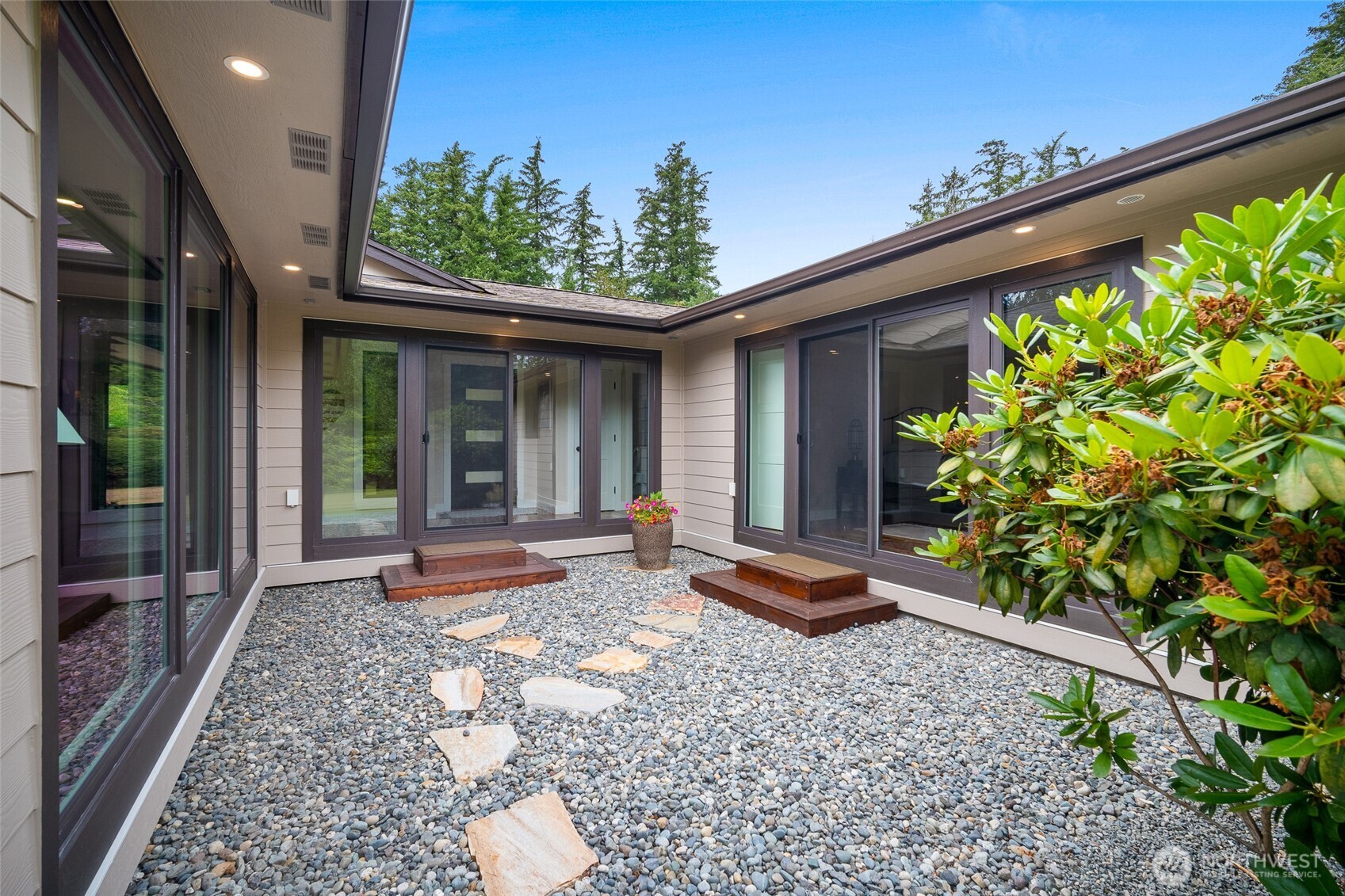 5830 Mission Road Property Photo 16