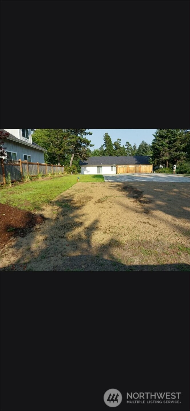 30506 N Place Property Photo 13