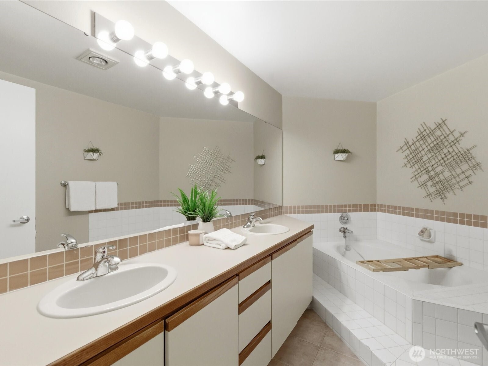 1400 Taylor Avenue 201 Property Photo 18