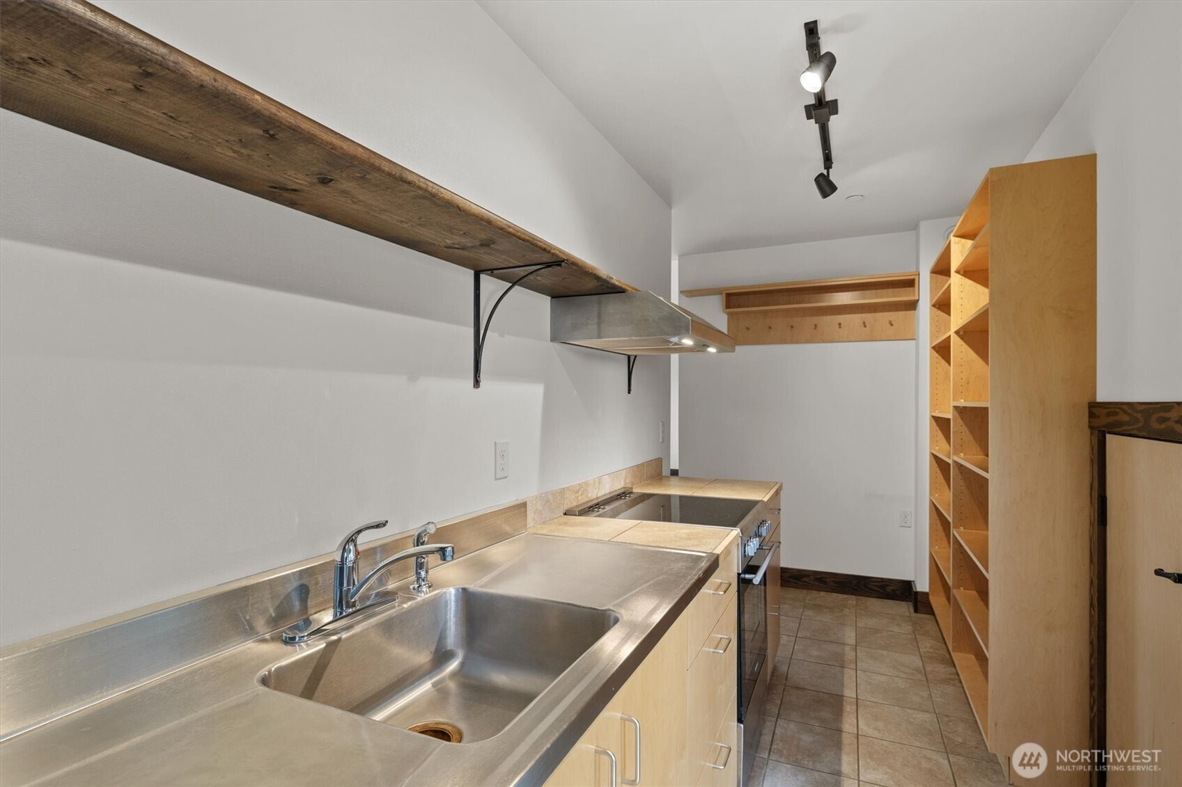 128 Abbott's Alley Property Photo 23