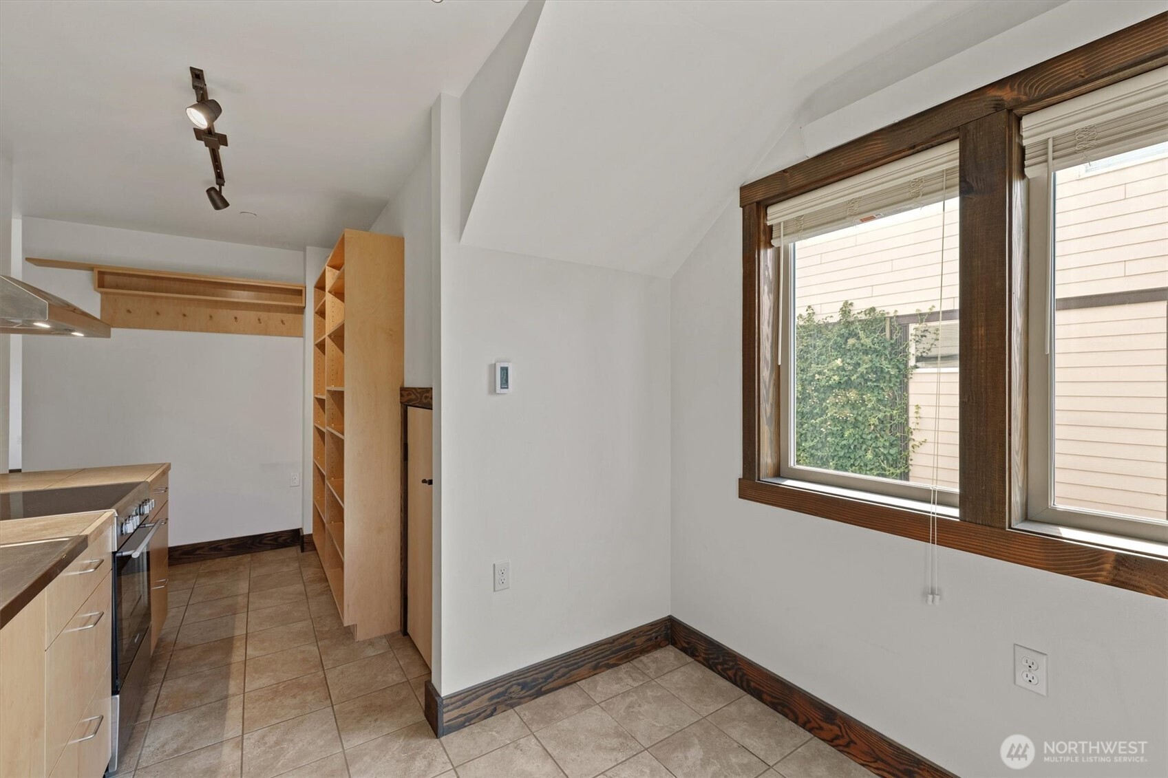 128 Abbott's Alley Property Photo 25