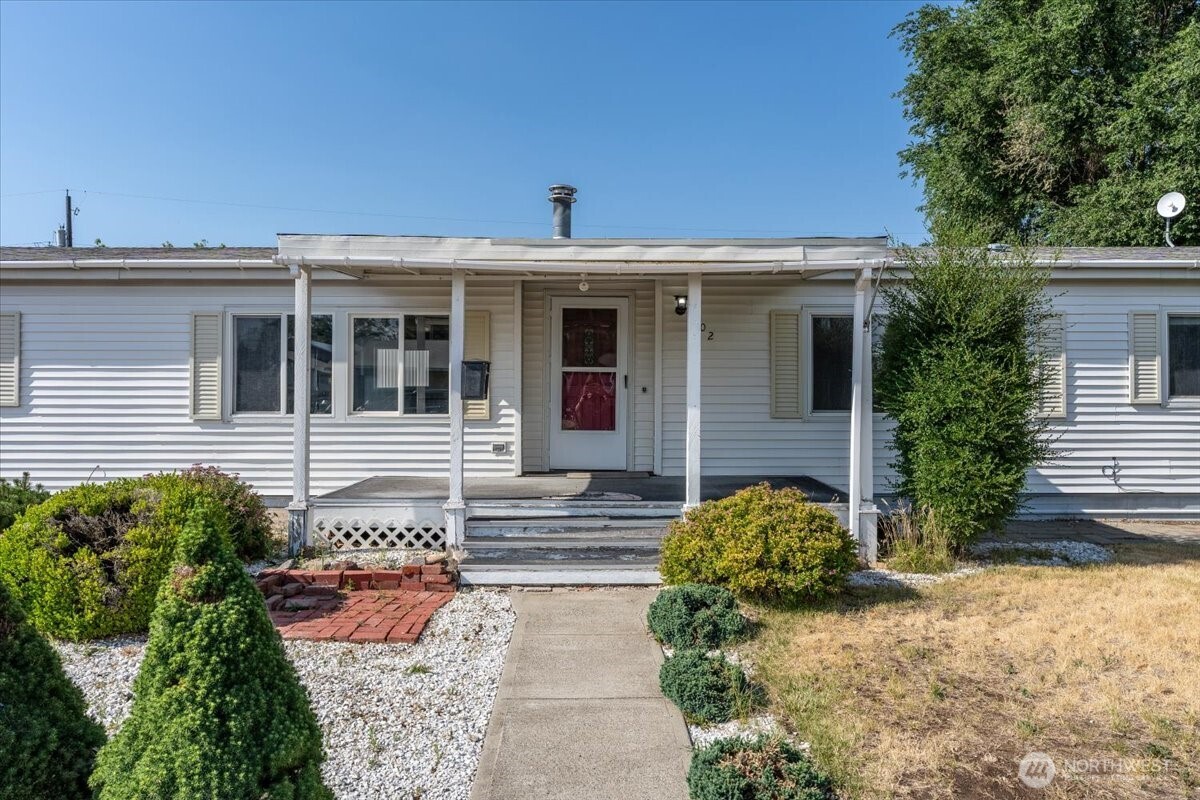 202 Marshall Street Property Photo 2