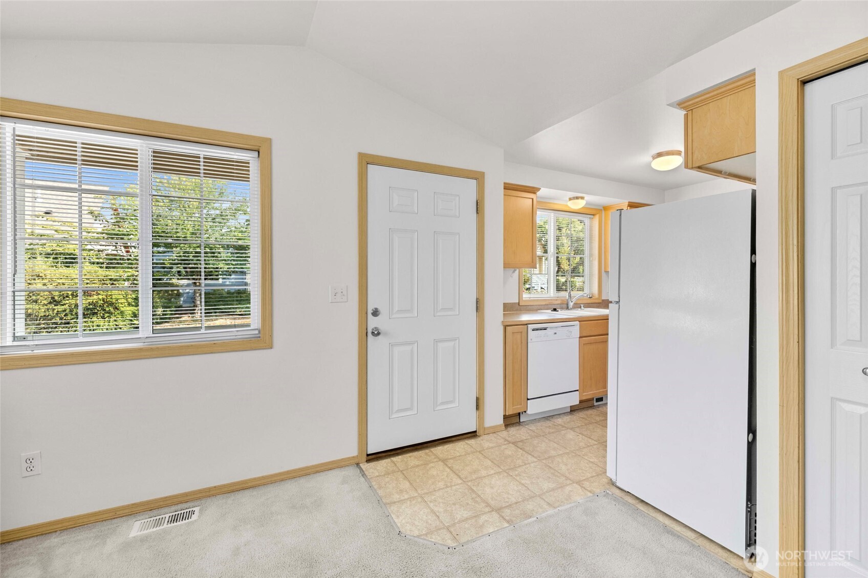 1320 Wildflower Way Property Photo 5