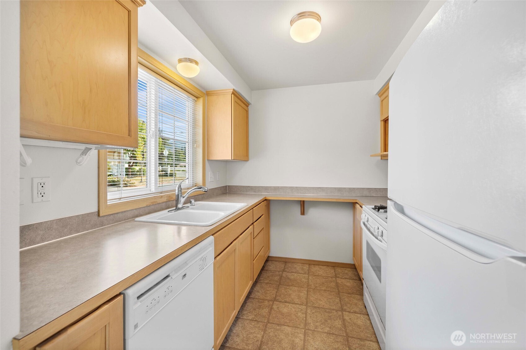 1320 Wildflower Way Property Photo 6