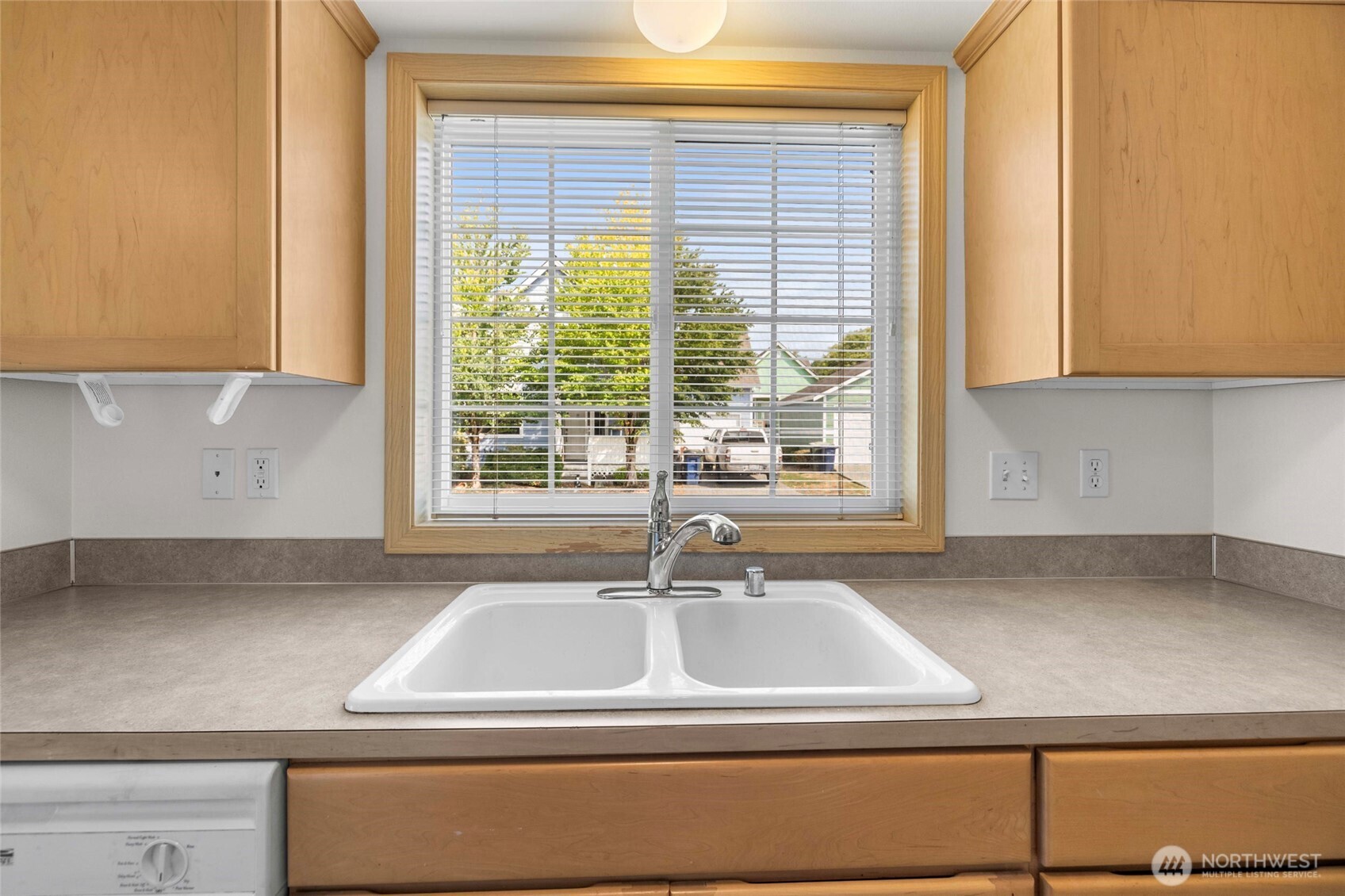 1320 Wildflower Way Property Photo 9