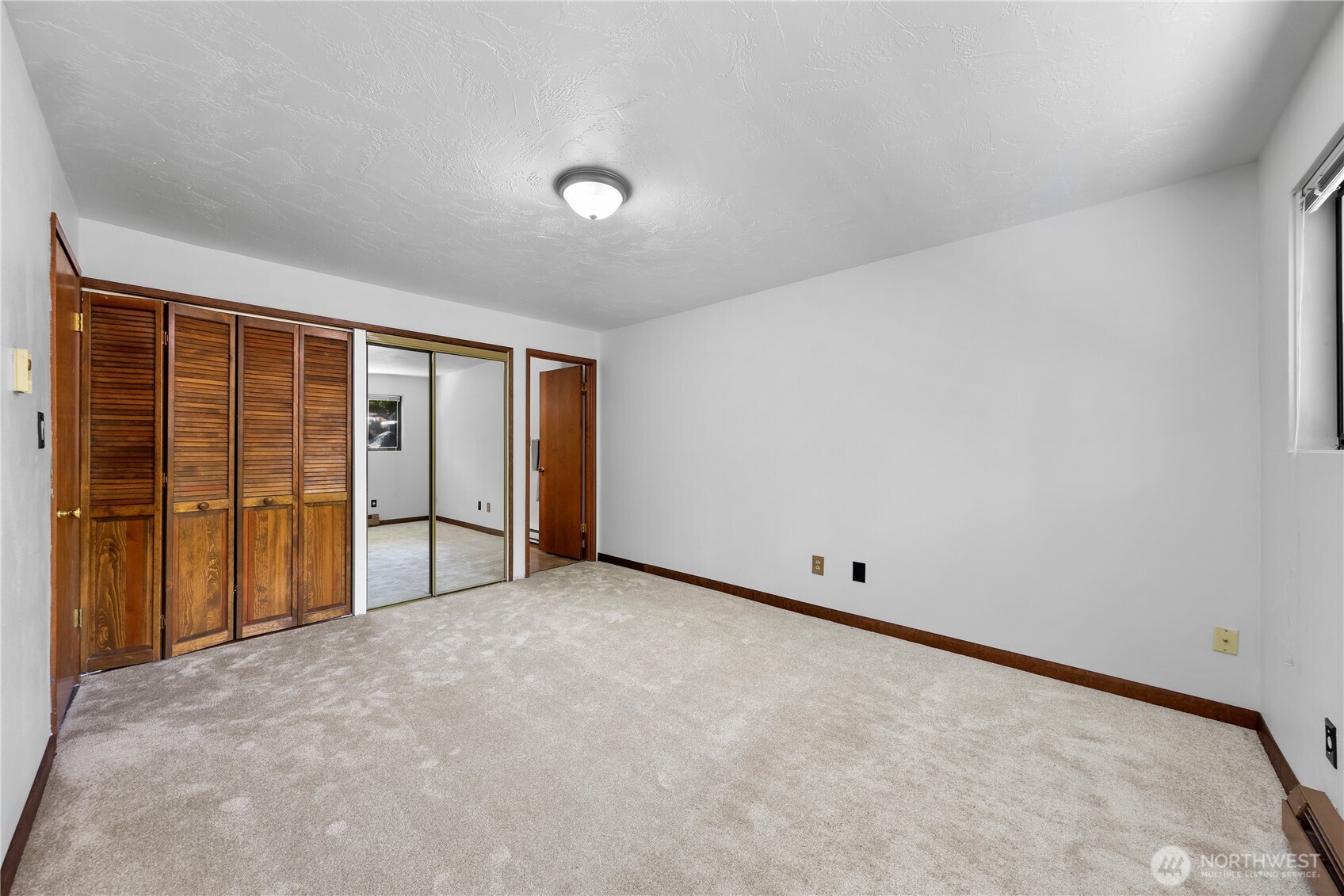 415 N State Street 406 Property Photo 6