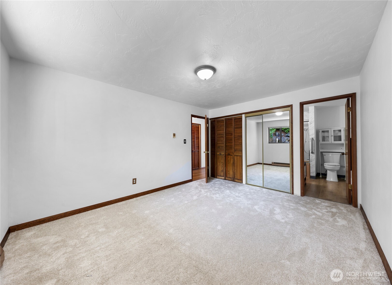 415 N State Street 406 Property Photo 7