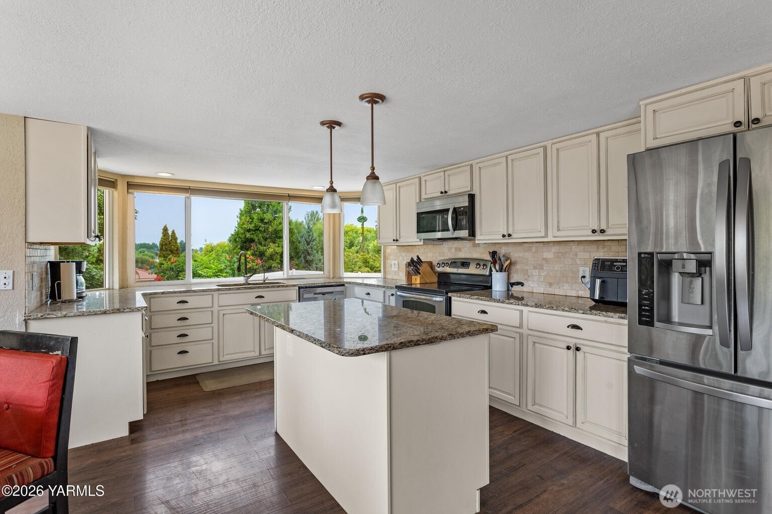 1300 Meadowlark Lane Property Photo 7
