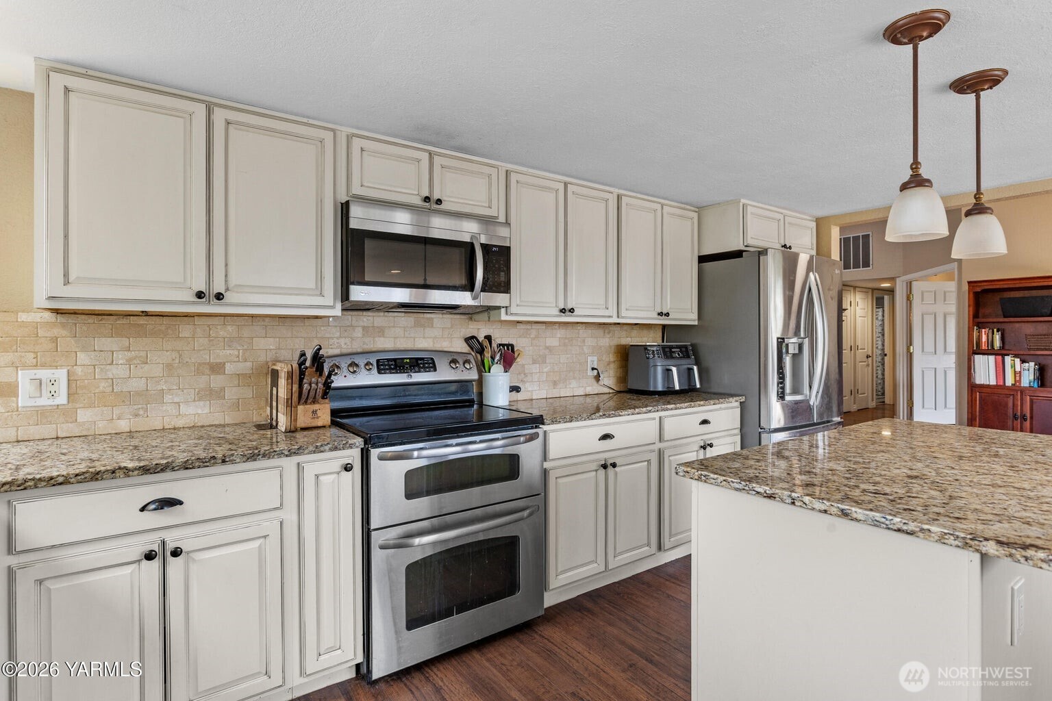 1300 Meadowlark Lane Property Photo 9