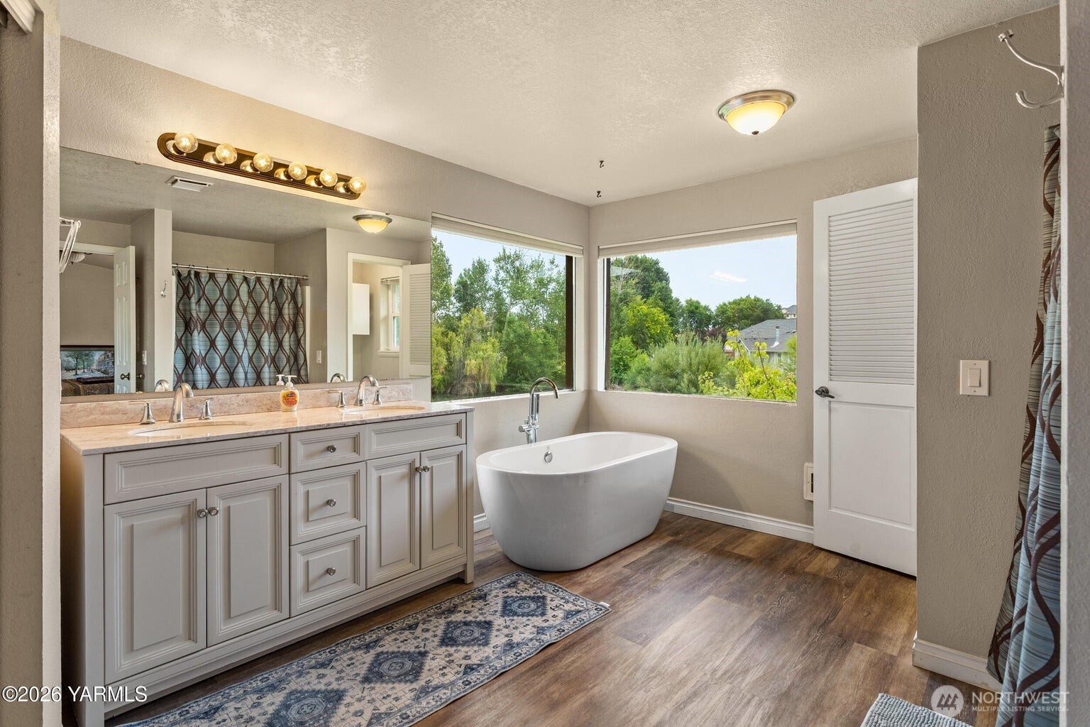 1300 Meadowlark Lane Property Photo 14