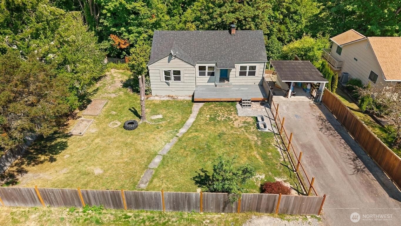 307 4th Street Property Photo 2