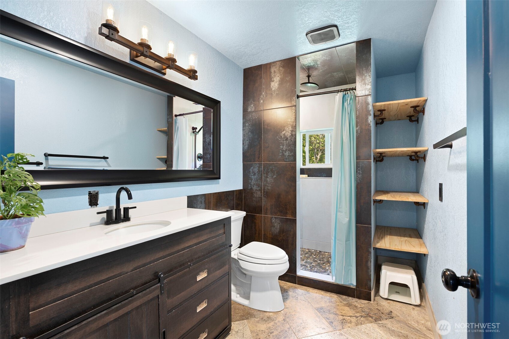 307 4th Street Property Photo 16