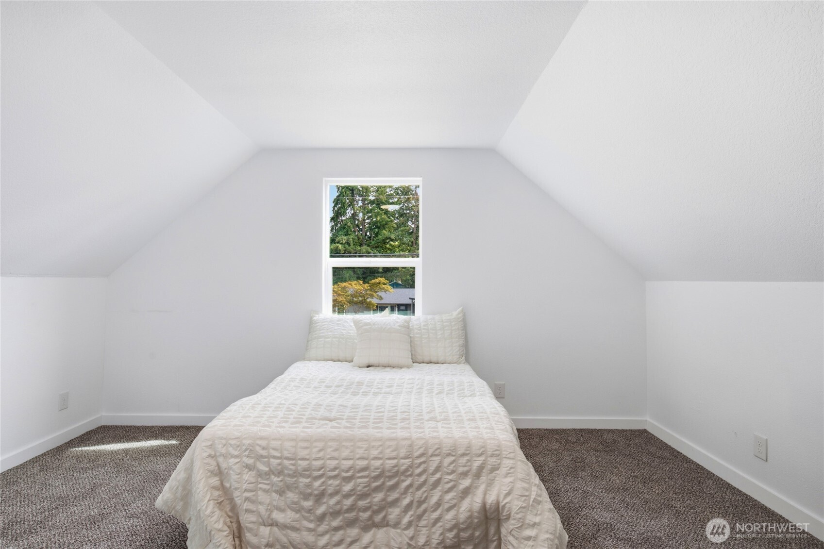 8407 Winona Street Property Photo 21