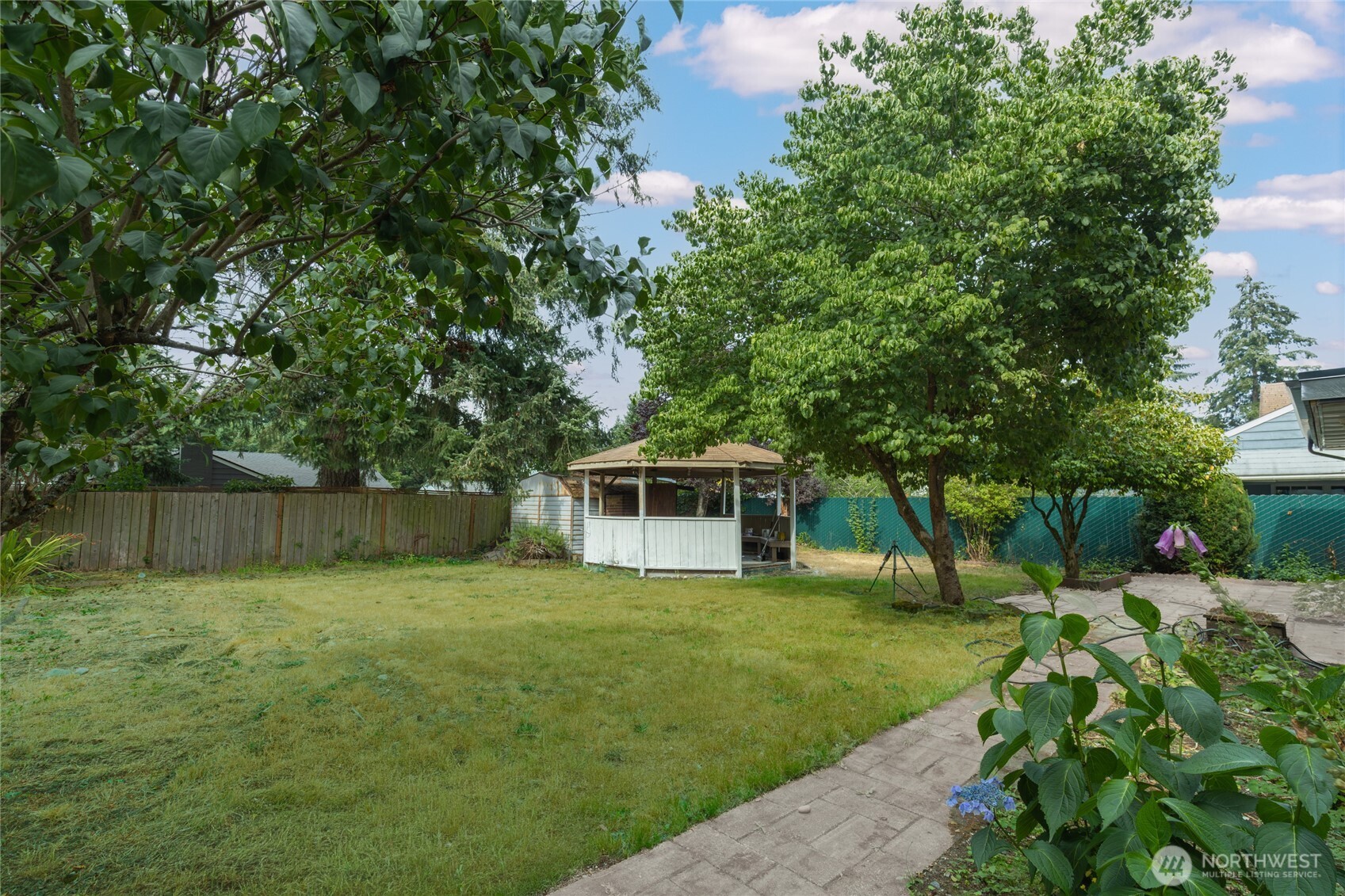 8407 Winona Street Property Photo 30