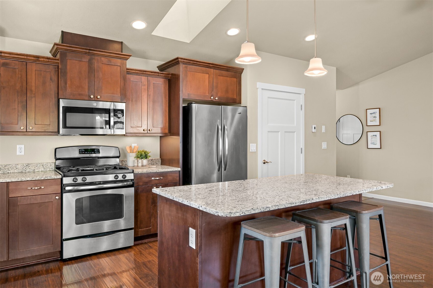5562 Fisher Place Property Photo 7