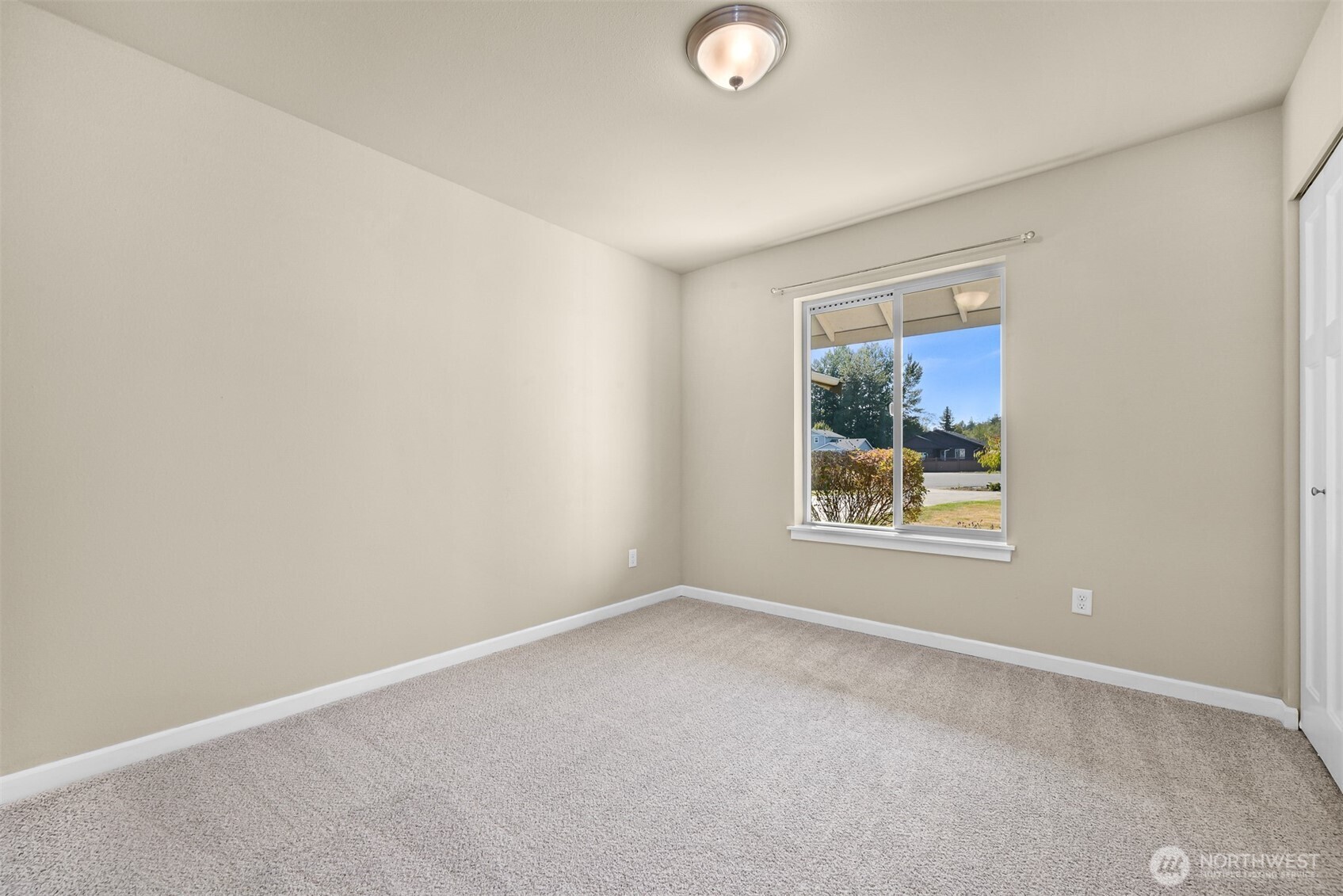 5562 Fisher Place Property Photo 9
